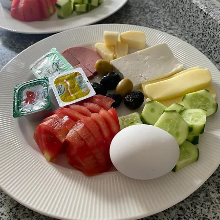 Last Summer Bed & Breakfast 3*